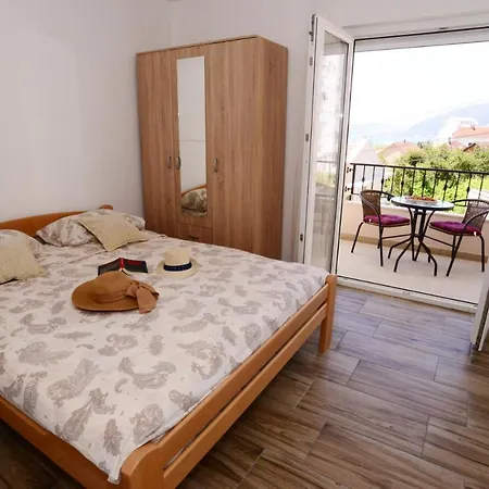 Lighthouse Apartments Tivat Exterior photo