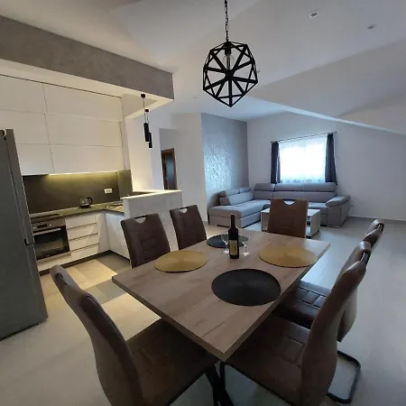 Lighthouse Apartments Tivat Exterior photo