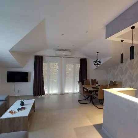 Lighthouse Apartments Tivat Exterior photo