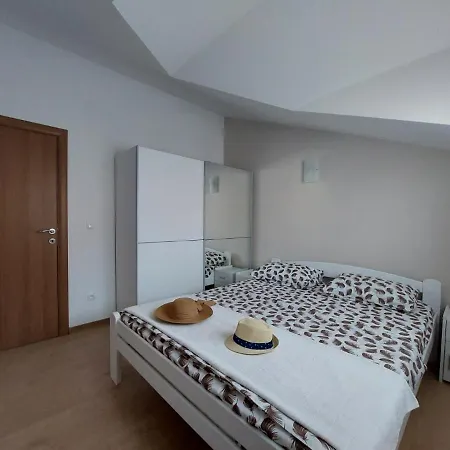 Lighthouse Apartments Tivat Exterior photo